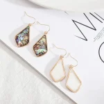 Color Block Shell Drop Earrings - Image 2