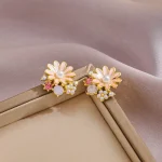 Daisy Pearl Ear Studs - Image 2