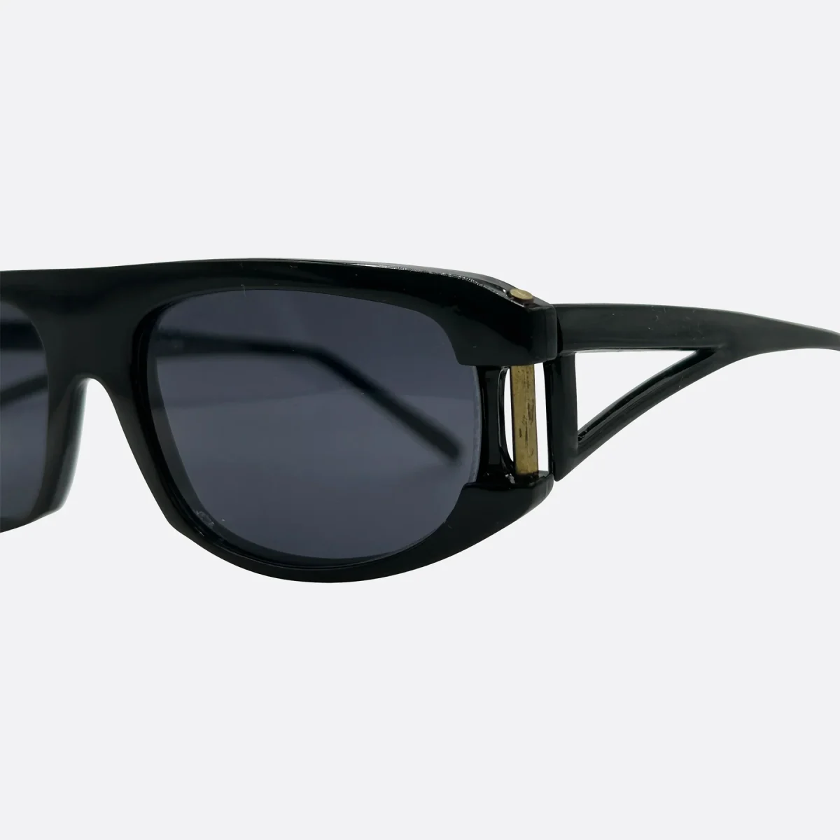 Classic Eyewear That Speaks of Timeless Style - Image 12