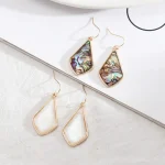 Color Block Shell Drop Earrings - Image 4